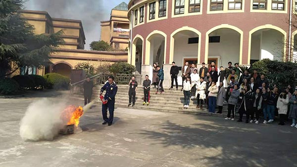 华东神学院举行消防讲座与演习 华东神学院举行消防讲座与演习